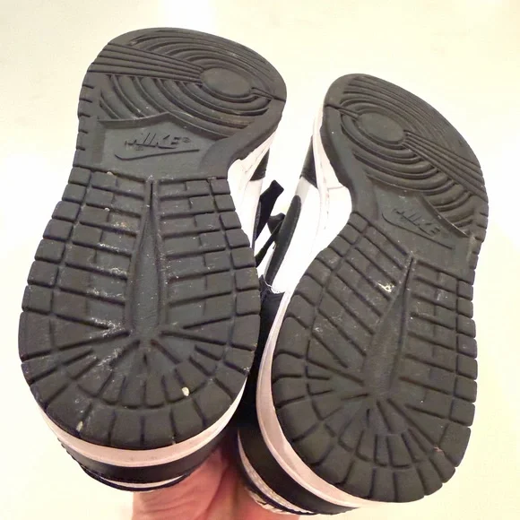 NIKE•black/white women’s dunk low leather sneakers 7 EUC - Picture 8 of 8